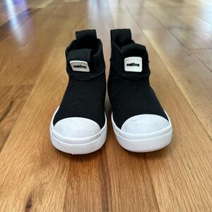 Native Hightop Toddler Sneakers, size 6